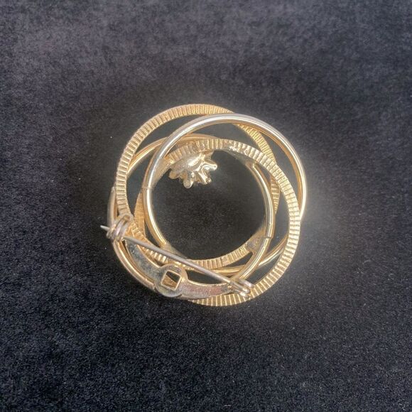 Lovely Vintage Circular Brooch - Picture 3 of 4